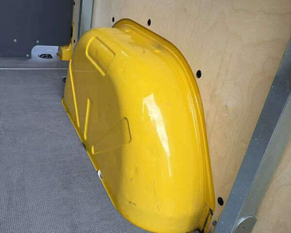 Жовтий Мерседес Sprinter, об'ємом двигуна 0 л та пробігом 63 тис. км за 18997 $, фото 7 на Automoto.ua