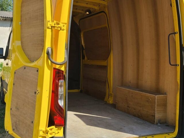 Желтый Мерседес Sprinter, объемом двигателя 2.14 л и пробегом 226 тыс. км за 19800 $, фото 14 на Automoto.ua