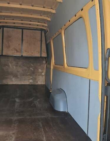 Желтый Мерседес Sprinter, объемом двигателя 3 л и пробегом 330 тыс. км за 38500 $, фото 28 на Automoto.ua