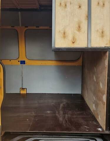 Желтый Мерседес Sprinter, объемом двигателя 3 л и пробегом 330 тыс. км за 38500 $, фото 34 на Automoto.ua