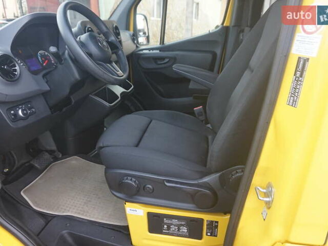 Желтый Мерседес Sprinter, объемом двигателя 0 л и пробегом 72 тыс. км за 18000 $, фото 26 на Automoto.ua
