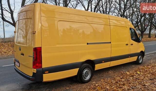 Желтый Мерседес Sprinter, объемом двигателя 3 л и пробегом 330 тыс. км за 38500 $, фото 5 на Automoto.ua
