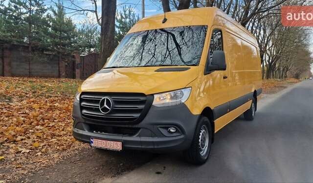 Желтый Мерседес Sprinter, объемом двигателя 3 л и пробегом 330 тыс. км за 38500 $, фото 16 на Automoto.ua