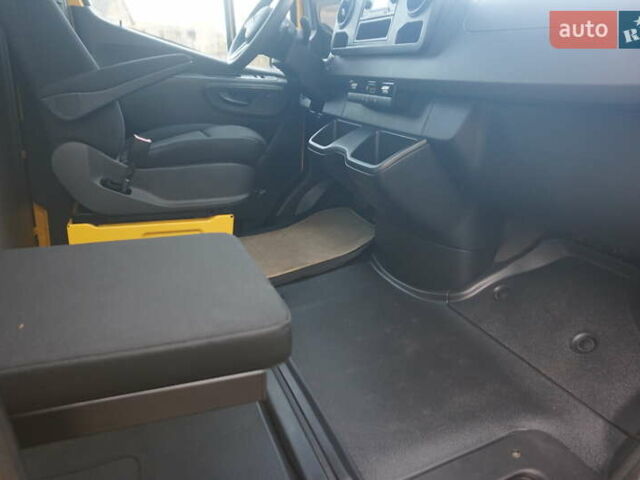 Желтый Мерседес Sprinter, объемом двигателя 0 л и пробегом 72 тыс. км за 18000 $, фото 34 на Automoto.ua