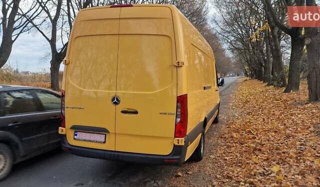 Желтый Мерседес Sprinter, объемом двигателя 3 л и пробегом 330 тыс. км за 38500 $, фото 1 на Automoto.ua