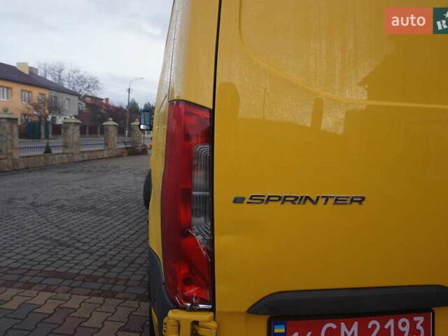 Желтый Мерседес Sprinter, объемом двигателя 0 л и пробегом 72 тыс. км за 18000 $, фото 23 на Automoto.ua