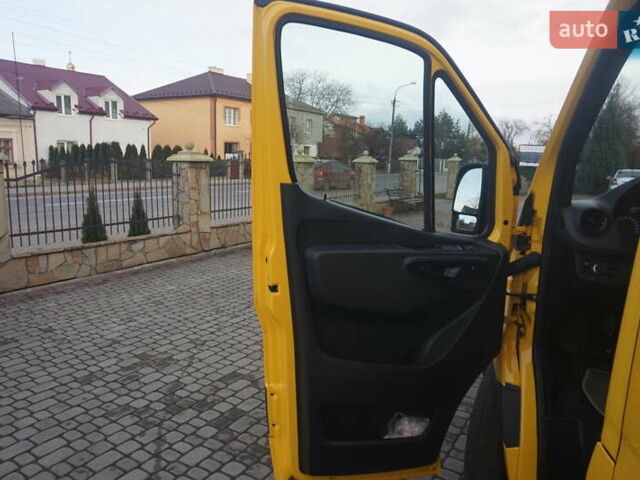 Желтый Мерседес Sprinter, объемом двигателя 0 л и пробегом 72 тыс. км за 18000 $, фото 24 на Automoto.ua