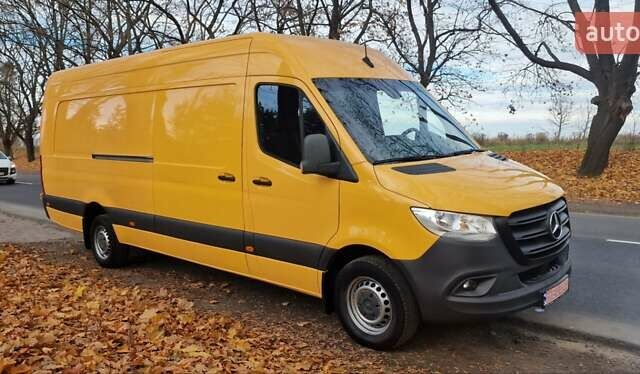 Желтый Мерседес Sprinter, объемом двигателя 3 л и пробегом 330 тыс. км за 38500 $, фото 6 на Automoto.ua