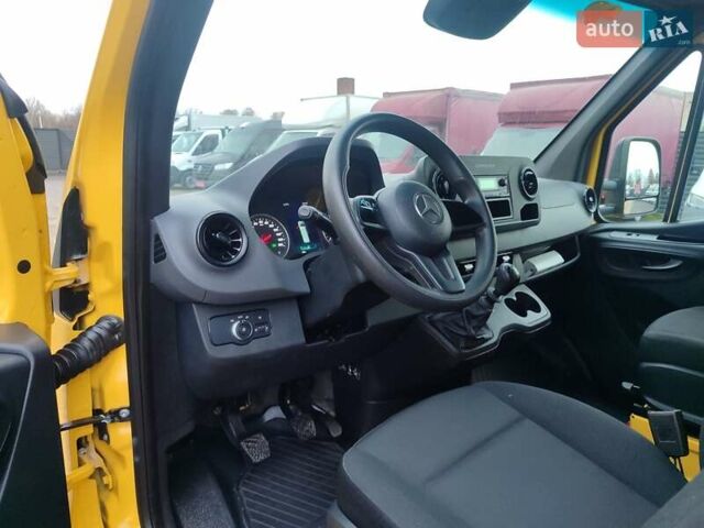 Жовтий Мерседес Sprinter, об'ємом двигуна 0 л та пробігом 182 тис. км за 29700 $, фото 23 на Automoto.ua