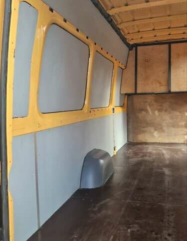 Желтый Мерседес Sprinter, объемом двигателя 3 л и пробегом 330 тыс. км за 38500 $, фото 32 на Automoto.ua