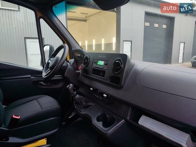 Жовтий Мерседес Sprinter, об'ємом двигуна 0 л та пробігом 182 тис. км за 29700 $, фото 21 на Automoto.ua