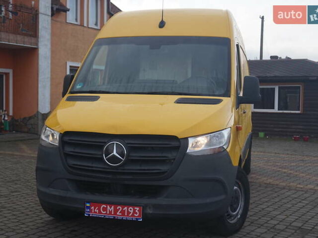 Желтый Мерседес Sprinter, объемом двигателя 0 л и пробегом 72 тыс. км за 18000 $, фото 1 на Automoto.ua