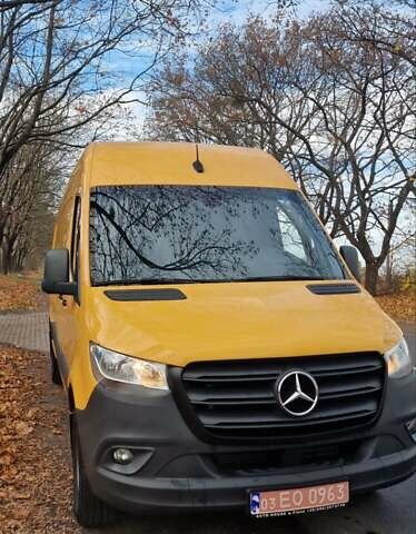 Желтый Мерседес Sprinter, объемом двигателя 3 л и пробегом 330 тыс. км за 38500 $, фото 19 на Automoto.ua
