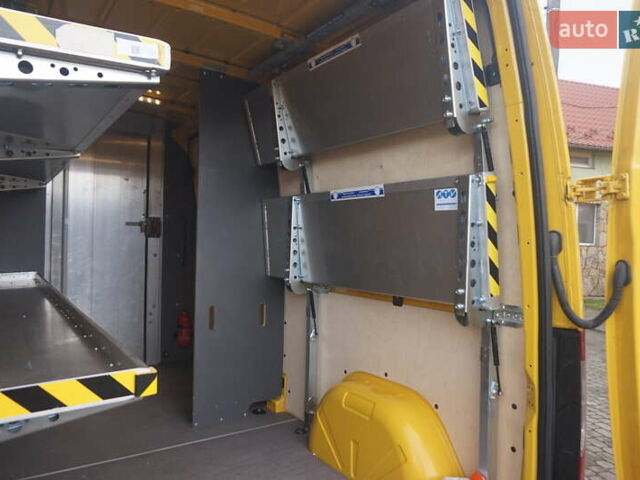 Желтый Мерседес Sprinter, объемом двигателя 0 л и пробегом 72 тыс. км за 18000 $, фото 40 на Automoto.ua