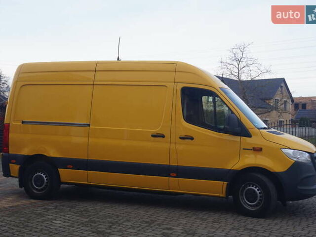 Желтый Мерседес Sprinter, объемом двигателя 0 л и пробегом 72 тыс. км за 18000 $, фото 4 на Automoto.ua