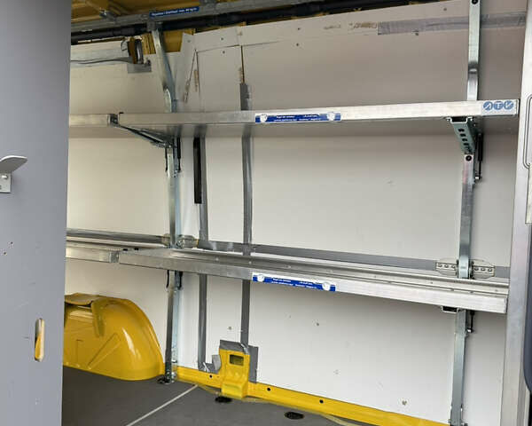 Жовтий Мерседес Sprinter, об'ємом двигуна 0 л та пробігом 34 тис. км за 22999 $, фото 29 на Automoto.ua