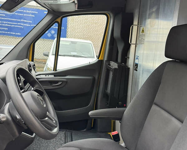 Жовтий Мерседес Sprinter, об'ємом двигуна 0 л та пробігом 34 тис. км за 22999 $, фото 7 на Automoto.ua
