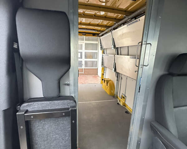 Жовтий Мерседес Sprinter, об'ємом двигуна 0 л та пробігом 34 тис. км за 22999 $, фото 24 на Automoto.ua