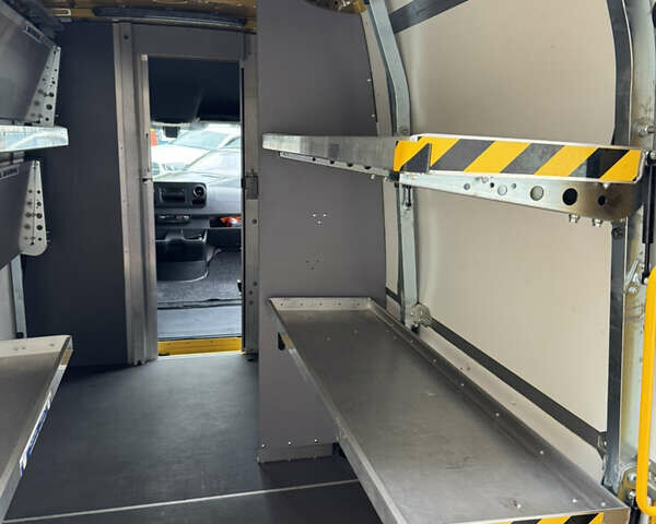 Жовтий Мерседес Sprinter, об'ємом двигуна 0 л та пробігом 34 тис. км за 22999 $, фото 42 на Automoto.ua