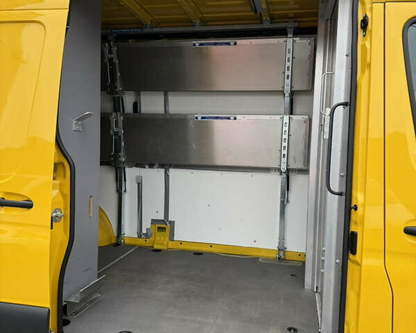 Жовтий Мерседес Sprinter, об'ємом двигуна 0 л та пробігом 34 тис. км за 22999 $, фото 28 на Automoto.ua