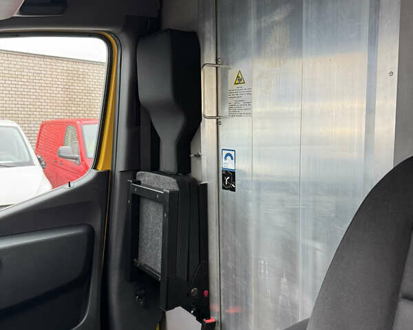 Жовтий Мерседес Sprinter, об'ємом двигуна 0 л та пробігом 34 тис. км за 22999 $, фото 10 на Automoto.ua