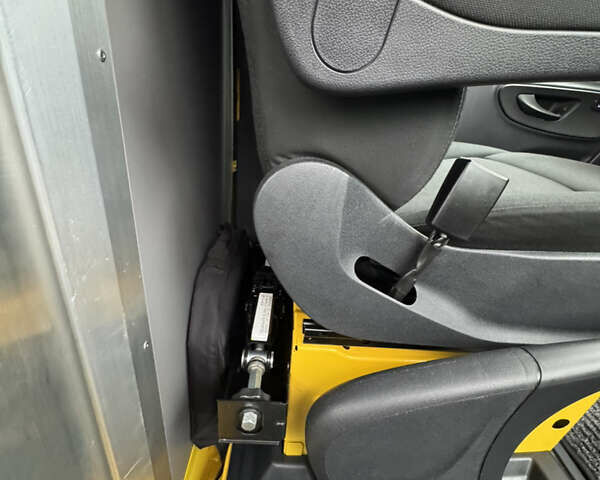 Жовтий Мерседес Sprinter, об'ємом двигуна 0 л та пробігом 34 тис. км за 22999 $, фото 14 на Automoto.ua