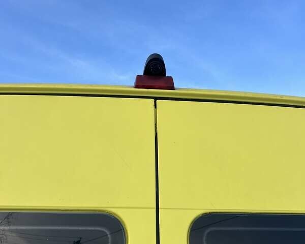 Желтый Мерседес Sprinter, объемом двигателя 2.69 л и пробегом 950 тыс. км за 9500 $, фото 4 на Automoto.ua