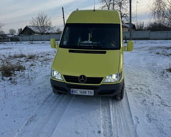 Желтый Мерседес Sprinter, объемом двигателя 2.69 л и пробегом 950 тыс. км за 9500 $, фото 6 на Automoto.ua