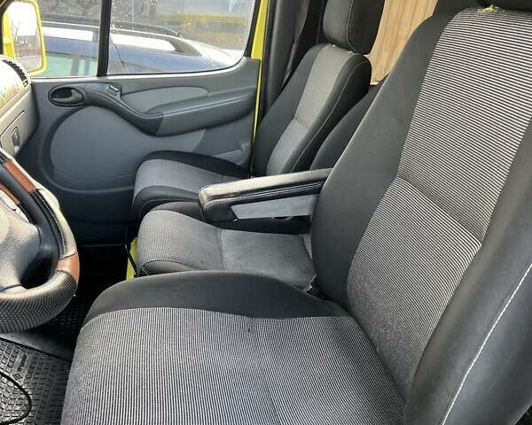 Желтый Мерседес Sprinter, объемом двигателя 2.69 л и пробегом 950 тыс. км за 9500 $, фото 10 на Automoto.ua