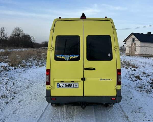 Желтый Мерседес Sprinter, объемом двигателя 2.69 л и пробегом 950 тыс. км за 9500 $, фото 3 на Automoto.ua