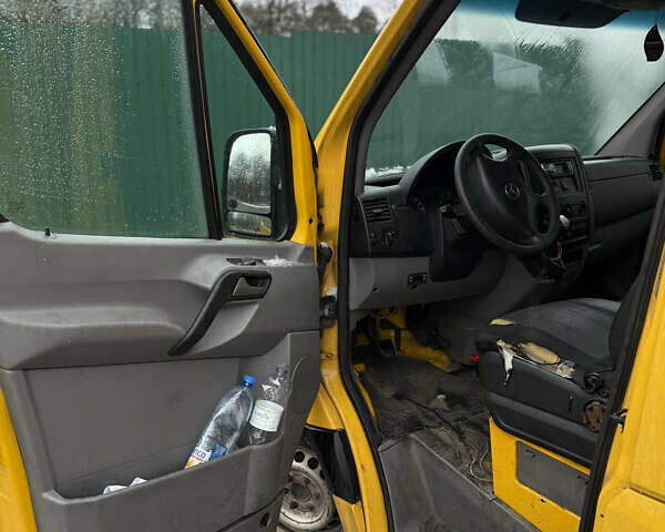 Жовтий Мерседес Sprinter, об'ємом двигуна 2.2 л та пробігом 470 тис. км за 6000 $, фото 12 на Automoto.ua