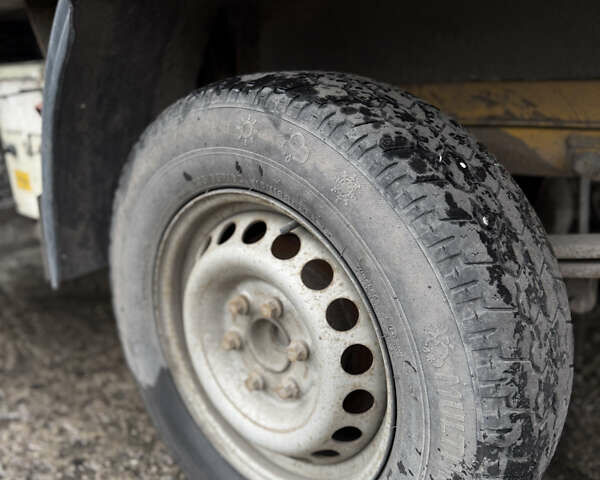 Жовтий Мерседес Sprinter, об'ємом двигуна 2.2 л та пробігом 470 тис. км за 6000 $, фото 19 на Automoto.ua