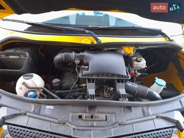 Желтый Мерседес Sprinter, объемом двигателя 3 л и пробегом 382 тыс. км за 32500 $, фото 9 на Automoto.ua