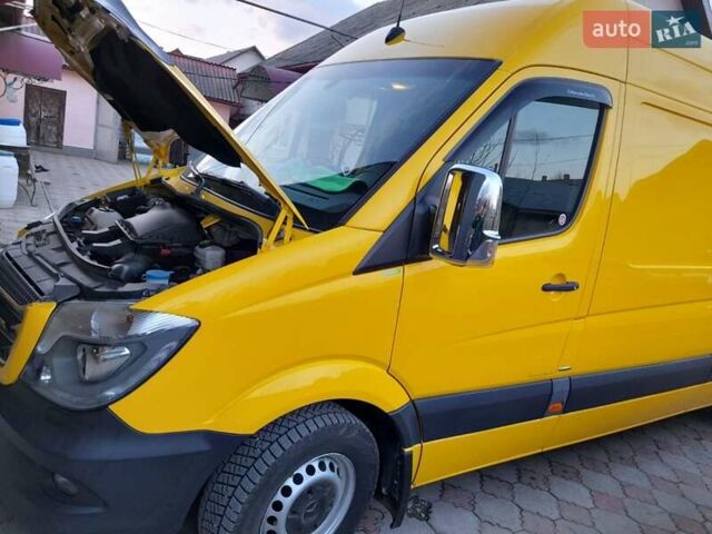 Желтый Мерседес Sprinter, объемом двигателя 3 л и пробегом 382 тыс. км за 32500 $, фото 7 на Automoto.ua