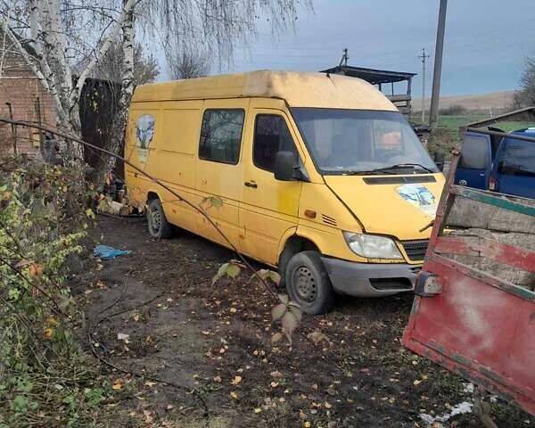 Жовтий Мерседес Sprinter, об'ємом двигуна 2.15 л та пробігом 250 тис. км за 7000 $, фото 1 на Automoto.ua