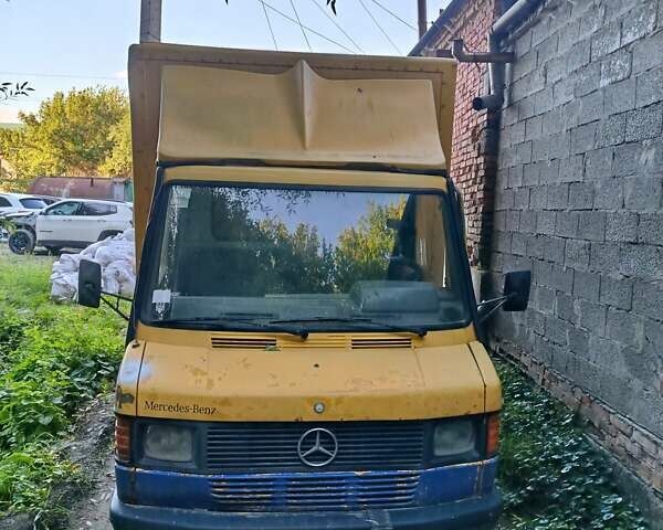 Желтый Мерседес Sprinter, объемом двигателя 2.85 л и пробегом 500 тыс. км за 3000 $, фото 1 на Automoto.ua