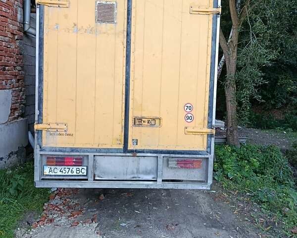 Желтый Мерседес Sprinter, объемом двигателя 2.85 л и пробегом 500 тыс. км за 3000 $, фото 2 на Automoto.ua