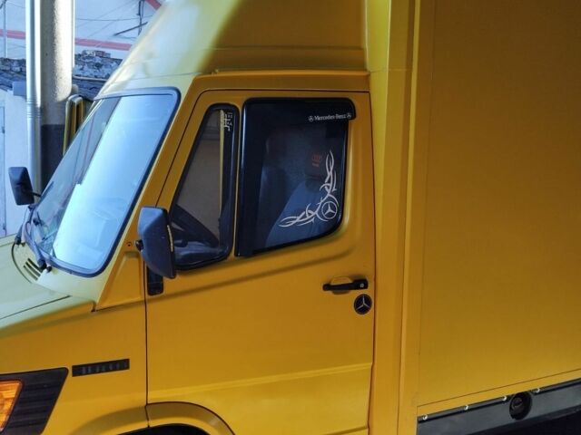 Жовтий Мерседес Sprinter, об'ємом двигуна 2.3 л та пробігом 350 тис. км за 4799 $, фото 6 на Automoto.ua