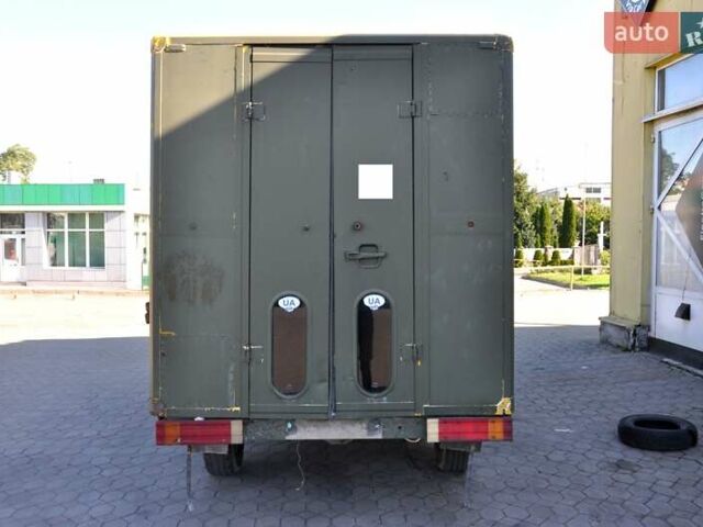 Желтый Мерседес Sprinter, объемом двигателя 2.4 л и пробегом 400 тыс. км за 1600 $, фото 4 на Automoto.ua
