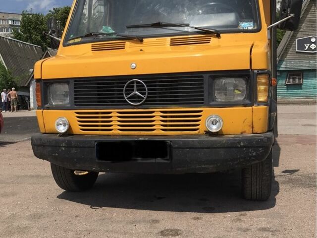 Желтый Мерседес Sprinter, объемом двигателя 2.3 л и пробегом 9 тыс. км за 3500 $, фото 6 на Automoto.ua