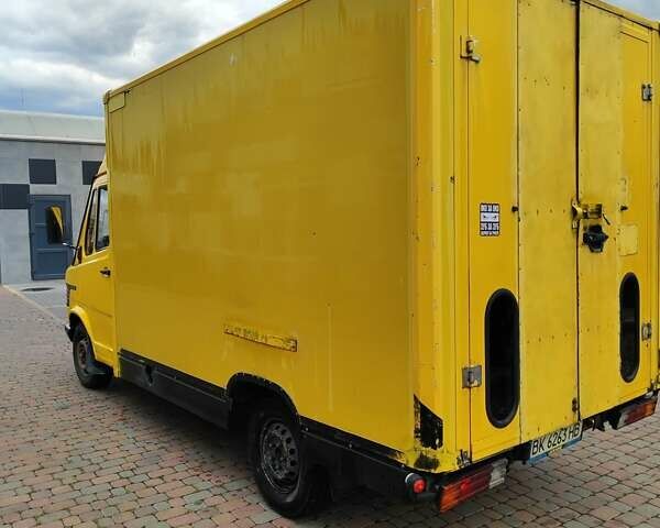 Жовтий Мерседес Sprinter, об'ємом двигуна 2.3 л та пробігом 300 тис. км за 3000 $, фото 6 на Automoto.ua