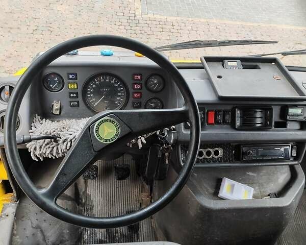 Жовтий Мерседес Sprinter, об'ємом двигуна 2.3 л та пробігом 300 тис. км за 3000 $, фото 11 на Automoto.ua