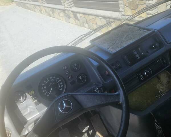 Желтый Мерседес Sprinter, объемом двигателя 2.3 л и пробегом 321 тыс. км за 2000 $, фото 7 на Automoto.ua