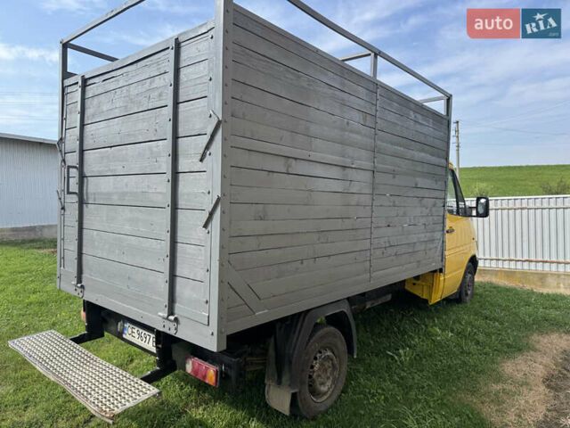 Желтый Мерседес Sprinter, объемом двигателя 2.3 л и пробегом 400 тыс. км за 6800 $, фото 8 на Automoto.ua