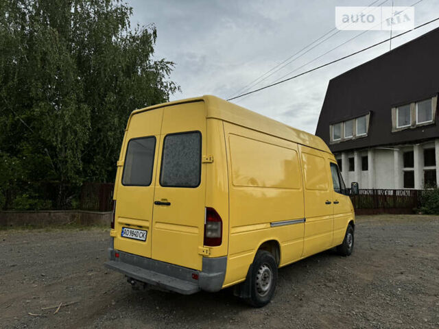 Желтый Мерседес Sprinter, объемом двигателя 2.9 л и пробегом 560 тыс. км за 5800 $, фото 3 на Automoto.ua