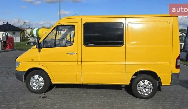 Жовтий Мерседес Sprinter, об'ємом двигуна 2.3 л та пробігом 267 тис. км за 5800 $, фото 1 на Automoto.ua