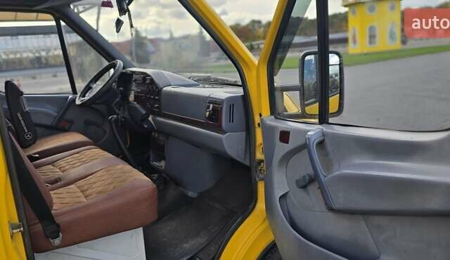 Жовтий Мерседес Sprinter, об'ємом двигуна 2.3 л та пробігом 267 тис. км за 5800 $, фото 32 на Automoto.ua