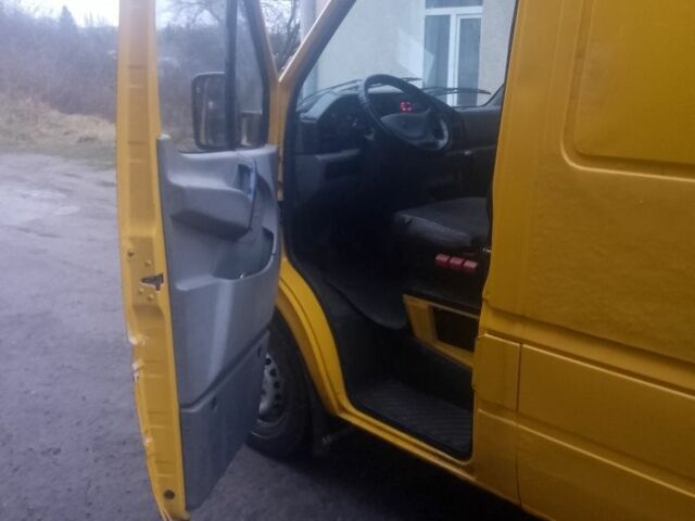 Желтый Мерседес Sprinter, объемом двигателя 0 л и пробегом 500 тыс. км за 3999 $, фото 9 на Automoto.ua