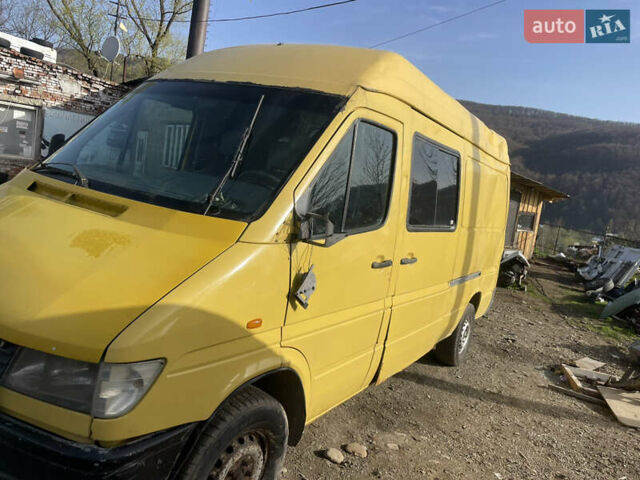 Желтый Мерседес Sprinter, объемом двигателя 0 л и пробегом 400 тыс. км за 3300 $, фото 1 на Automoto.ua