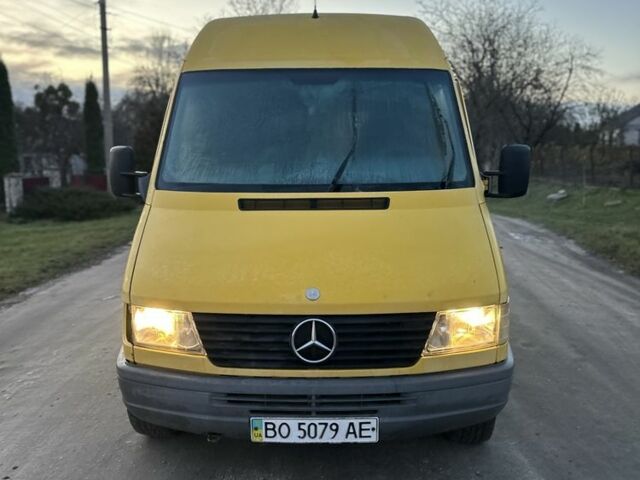 Желтый Мерседес Sprinter, объемом двигателя 2.9 л и пробегом 300 тыс. км за 2500 $, фото 7 на Automoto.ua